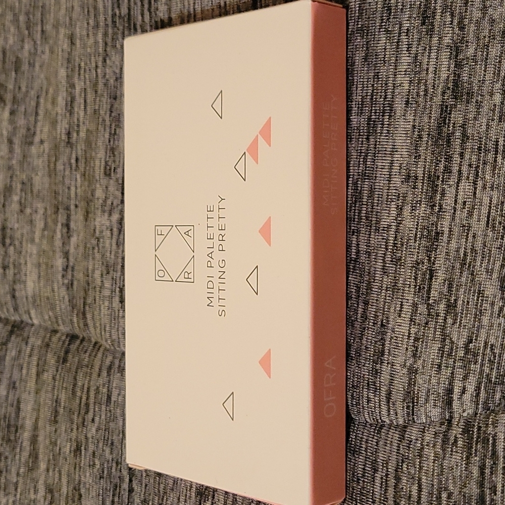 Ofra Midi Face Pallette-- Sitting Pretty